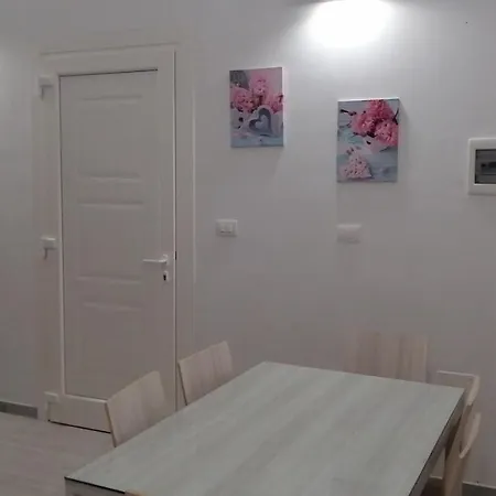 La Casa Di Chiara Lägenhet *